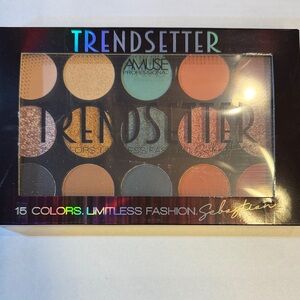 Trendsetter Eyeshadow Palette - 15 Colors